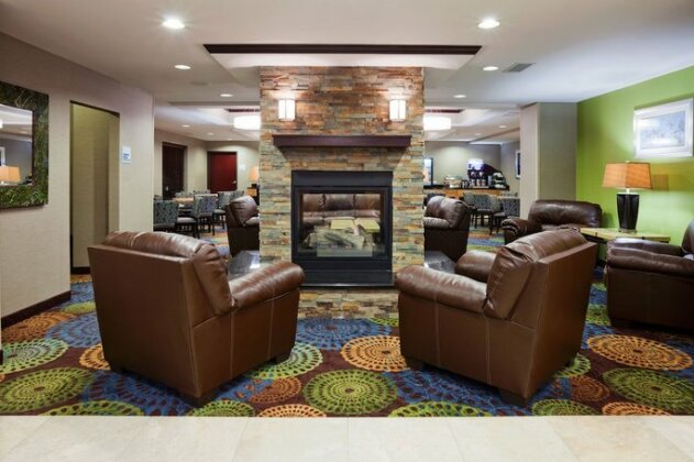 Holiday Inn Express and Suites Rochester West-Medical Center - Photo5