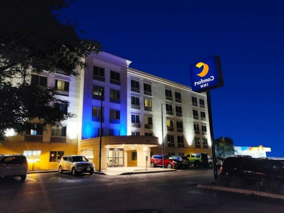 Comfort Inn & Suites Rochester Niagara Falls - Photo2