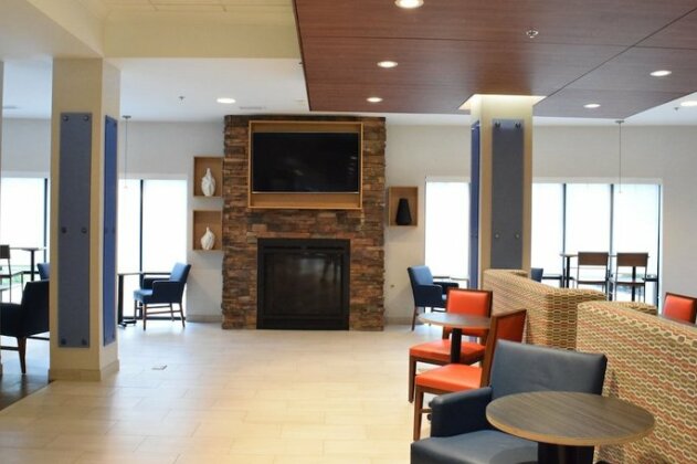 Holiday Inn Express Hotel & Suites Rochester Webster - Photo5