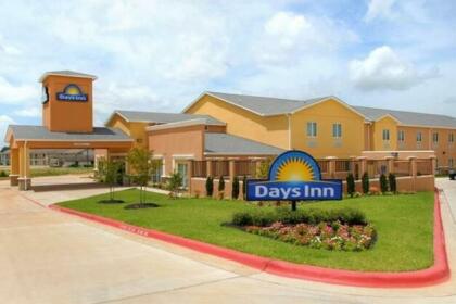 Days Inn by Wyndham Rockdale Texas