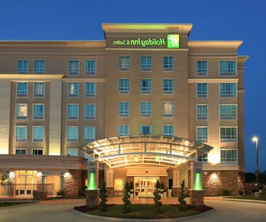 Holiday Inn and Suites Rogers at Pinnacle Hills