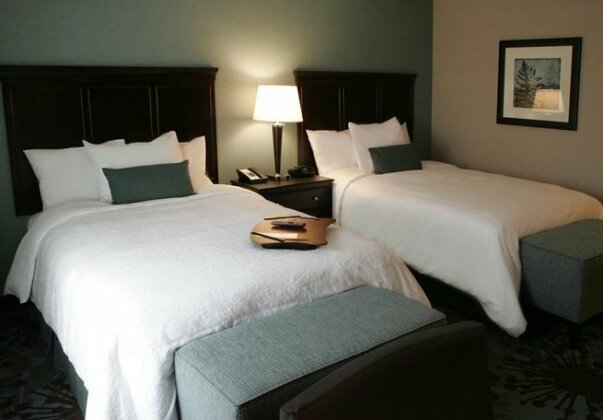Hampton Inn & Suites Roseville - Photo3