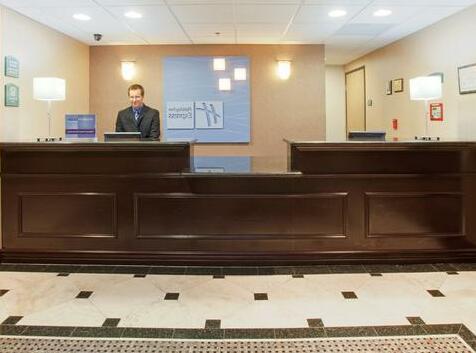 Holiday Inn Express Hotel & Suites Roseville - Galleria Area - Photo4