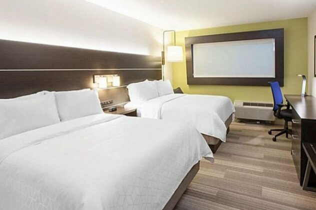 Holiday Inn Express & Suites - Detroit North - Roseville - Photo5