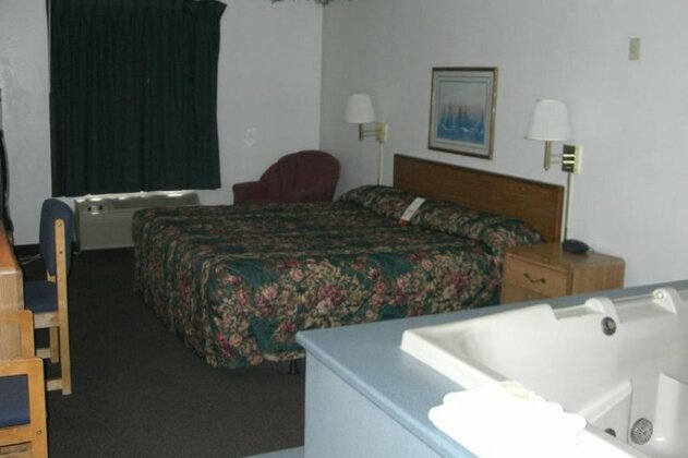 Norwood Inn and Suites - Roseville - Photo5