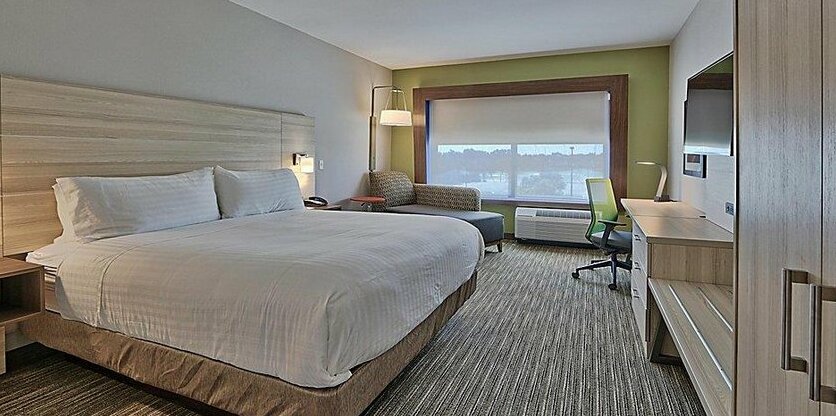Holiday Inn Express & Suites - Roswell - Photo3