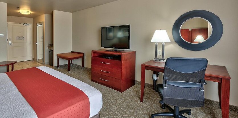 Holiday Inn Roswell - Photo4