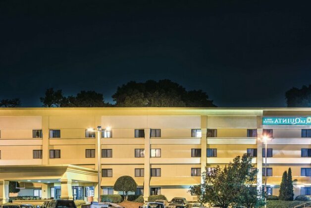 La Quinta Inn & Suites Atlanta Roswell - Photo2