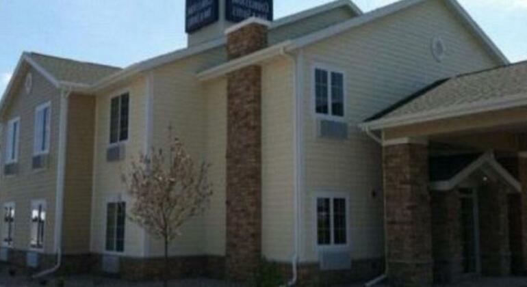Cobblestone Inn and Suites - Rugby - Photo2