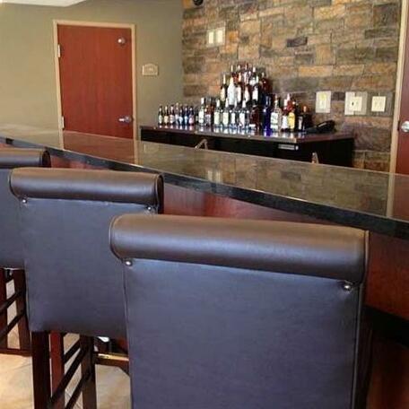 Cobblestone Inn and Suites - Rugby - Photo4