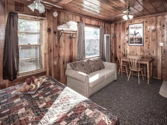 Apache Village 10 King Studio Midtown Sleeps 2 - Photo2