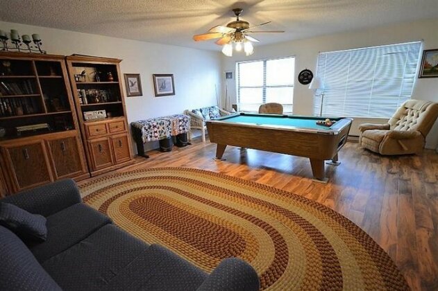 Aztex Retreat - Three Bedroom - Photo3