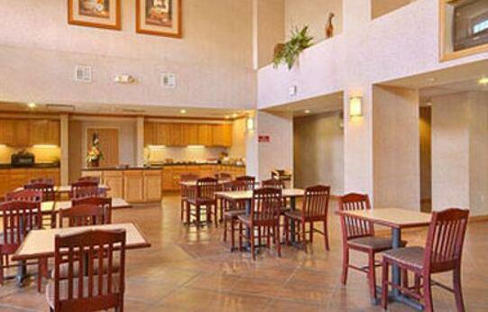 Ramada Ruidoso Downs - Photo4