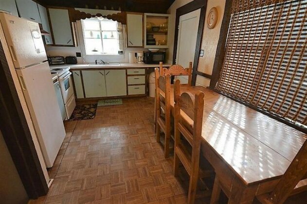 Rustling Pines - Five Bedroom - Photo4