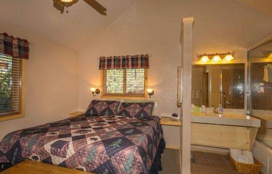 Shadow Mountain Lodge and Cabins - Photo3