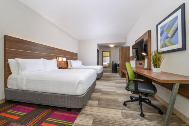 Holiday Inn Express & Suites - Ruskin - Photo3