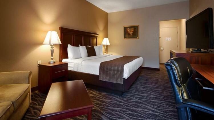 Best Western Plus Russellville Hotel & Suites - Photo5