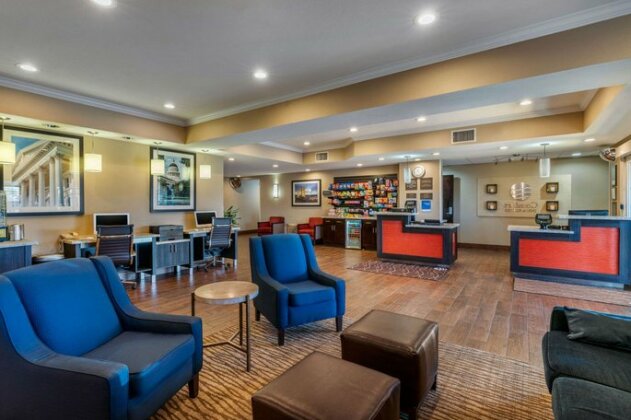 Comfort Inn & Suites Sacramento - University Area - Photo3