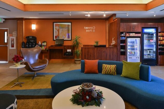 Fairfield Inn and Suites by Marriott Elk Grove - Photo4