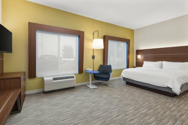 Holiday Inn Express Hotel & Suites Sacramento Airport Natomas - Photo5