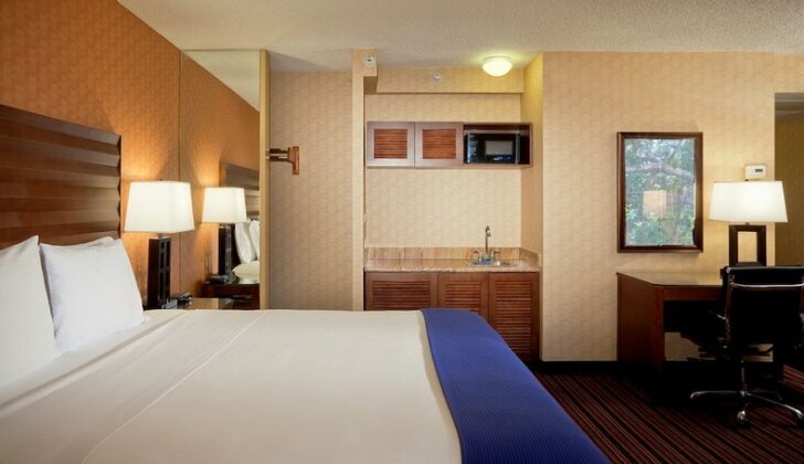 Holiday Inn Express Sacramento Convention Center - Photo3