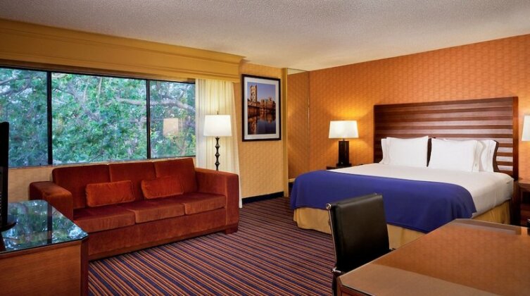 Holiday Inn Express Sacramento Convention Center - Photo4