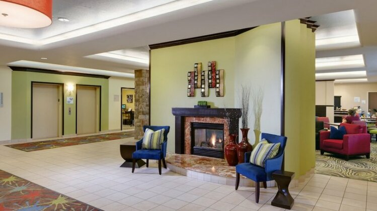Holiday Inn Express Hotel & Suites Saginaw - Photo3