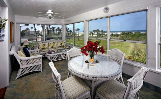 Beachfront Bed & Breakfast - Photo3