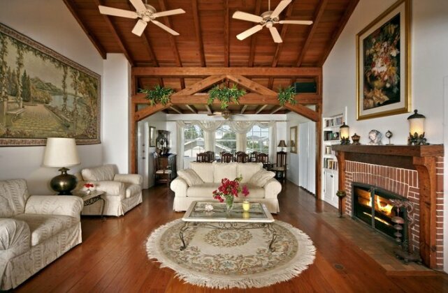 Beachfront Bed & Breakfast - Photo4
