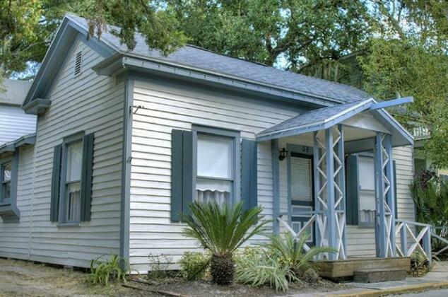 Carriage Way Bed & Breakfast - Photo2