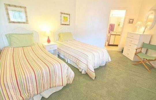 Hibiscus Resort J 2 Bedroom Condo by MCM - Photo4