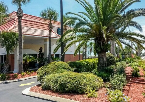 Quality Inn & Suites St Augustine Beach Area - Photo2