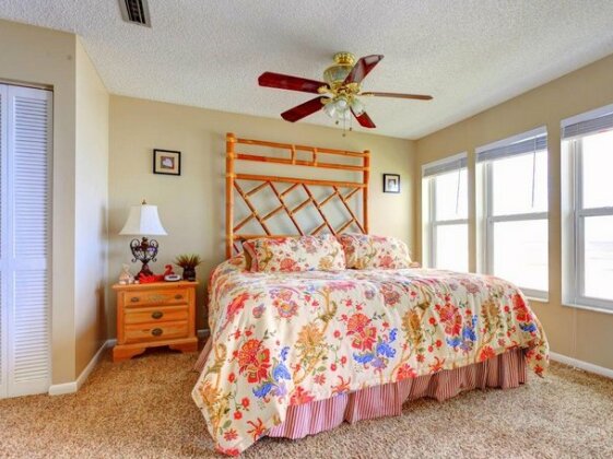 Surfside Six E 2 Bedrooms Ocean Front Sleeps 6 Wireless Internet - Photo3