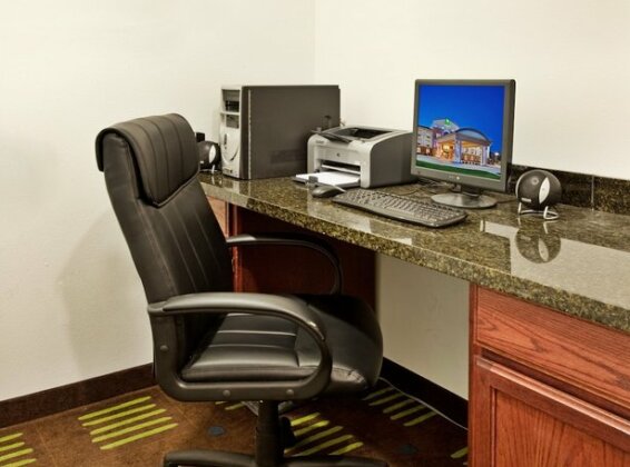 Holiday Inn Express Hotel & Suites St Charles - Photo2