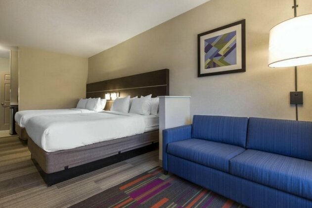Holiday Inn Express & Suites Chicago West - St Charles - Photo2