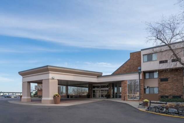 Holiday Inn & Suites St Cloud