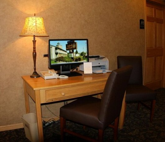 Budget Host Inn & Suites - Photo2