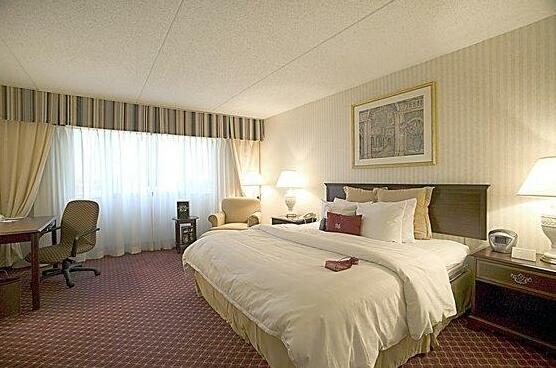 Crowne Plaza Hotel St Louis Airport - Photo2