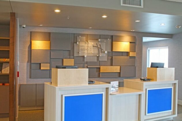 Holiday Inn Express & Suites - St Louis South - I-55 - Photo3
