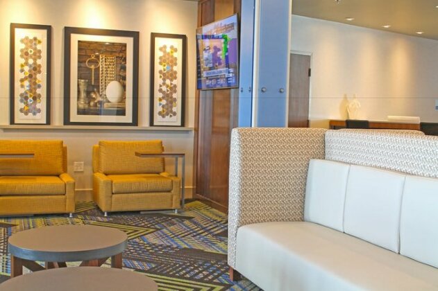 Holiday Inn Express & Suites - St Louis South - I-55 - Photo4