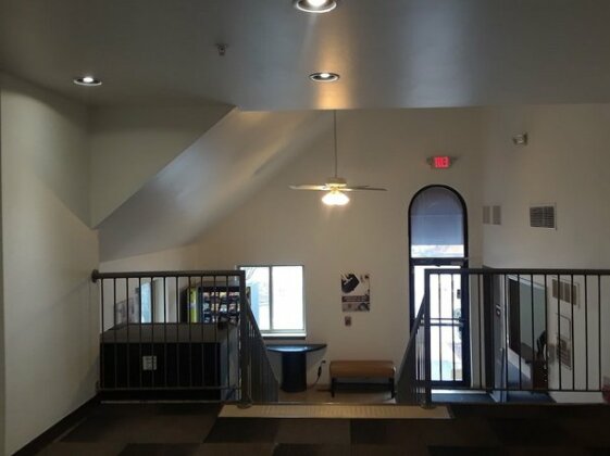 Host Inn and Suites - Photo3