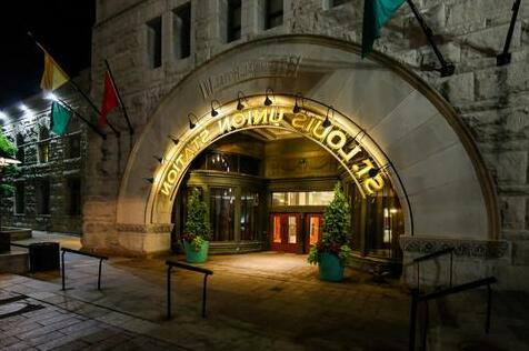 St Louis Union Station Hotel Curio Collection by Hilton - Photo3