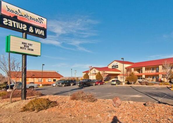 Navajoland Inn and Suites