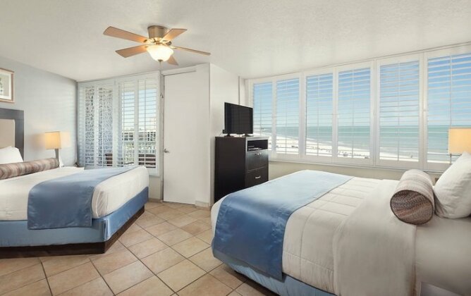 Grand Plaza Beachfront Resort Hotel & Conference Center - Photo4