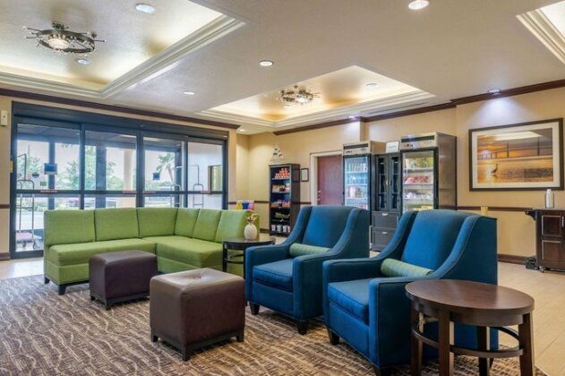 Comfort Inn & Suites Northeast - Gateway - Photo4