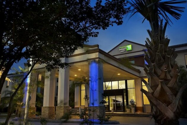 Holiday Inn Express and Suites New Orleans Airport