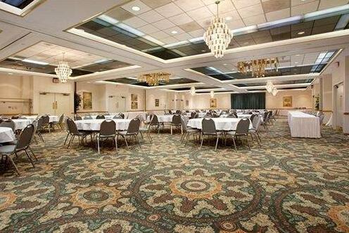 Hotel Salisbury & Conference Center - Photo3