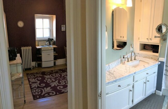 1 Br Apartment In Historic District - Photo2