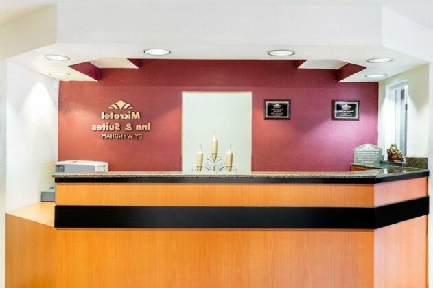 Microtel Inn & Suites by Wyndham Salt Lake City Airport - Photo5