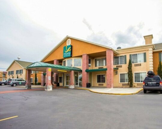Quality Inn & Suites Airport West - Photo2